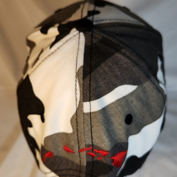 New Era 9Fifty Hawaiian Black Camo Snapback Trucker Hat - Picture 7 of 9